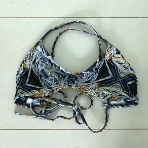 Jolyn Vent Top — Crystal Pattern